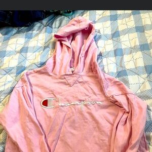 light pink champion sweater, can wear as a crop top, youth large